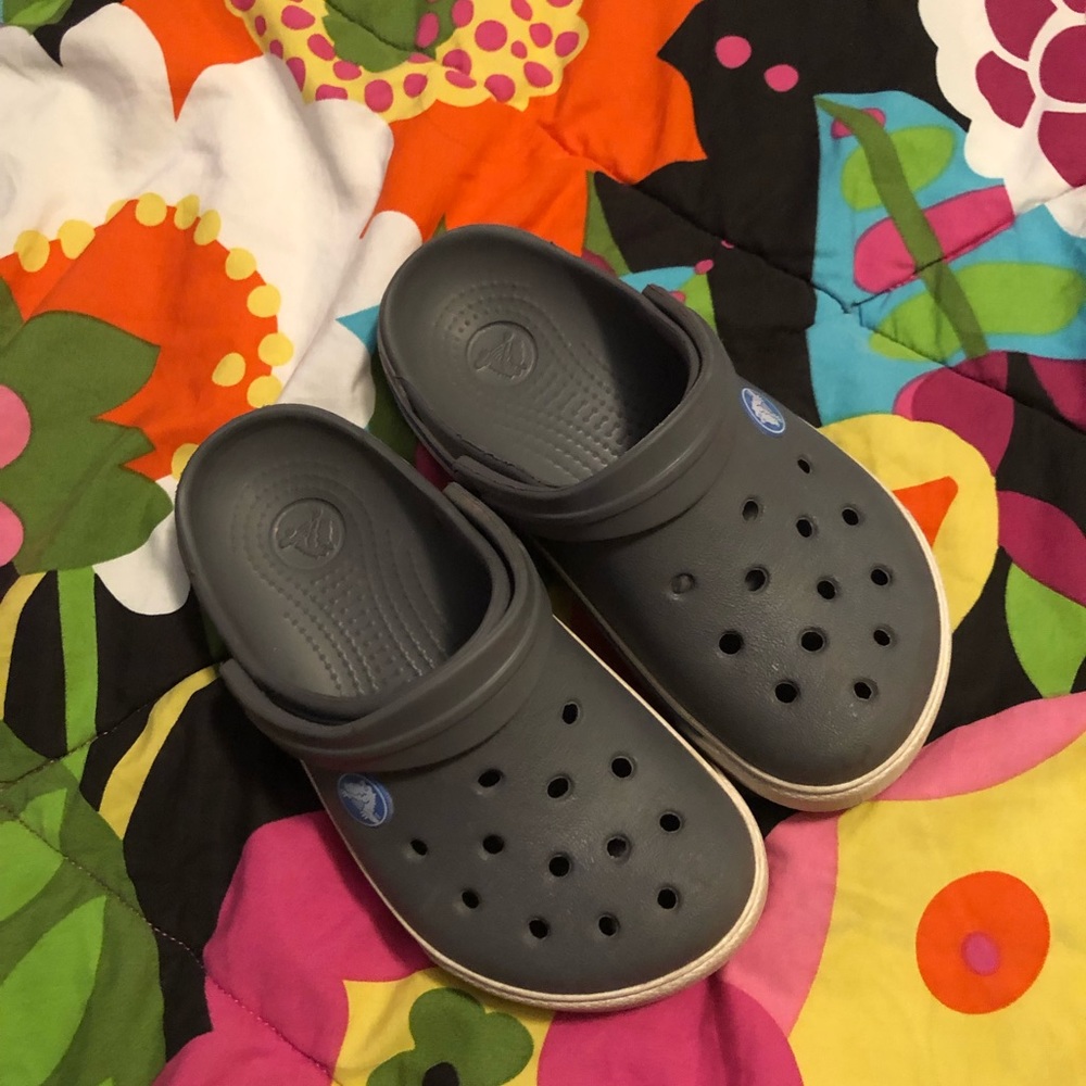 Boys Crocs. Size 10/11. Gray color.